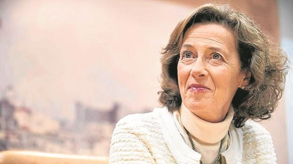 La escritrora Julia Navarro, presencia destacada en la Plaza Nueva