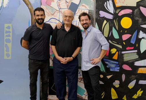 Rubén Guerrero, Luis Gordillo y Miki Leal, durante la inauguración de la muestra 'Triplex'