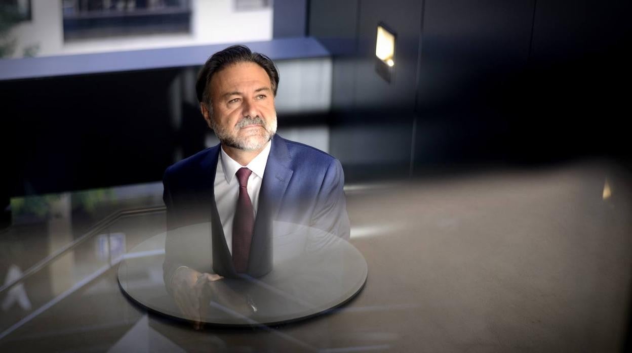 Mario Alonso es licenciado en Ciencias Económicas y en Derecho