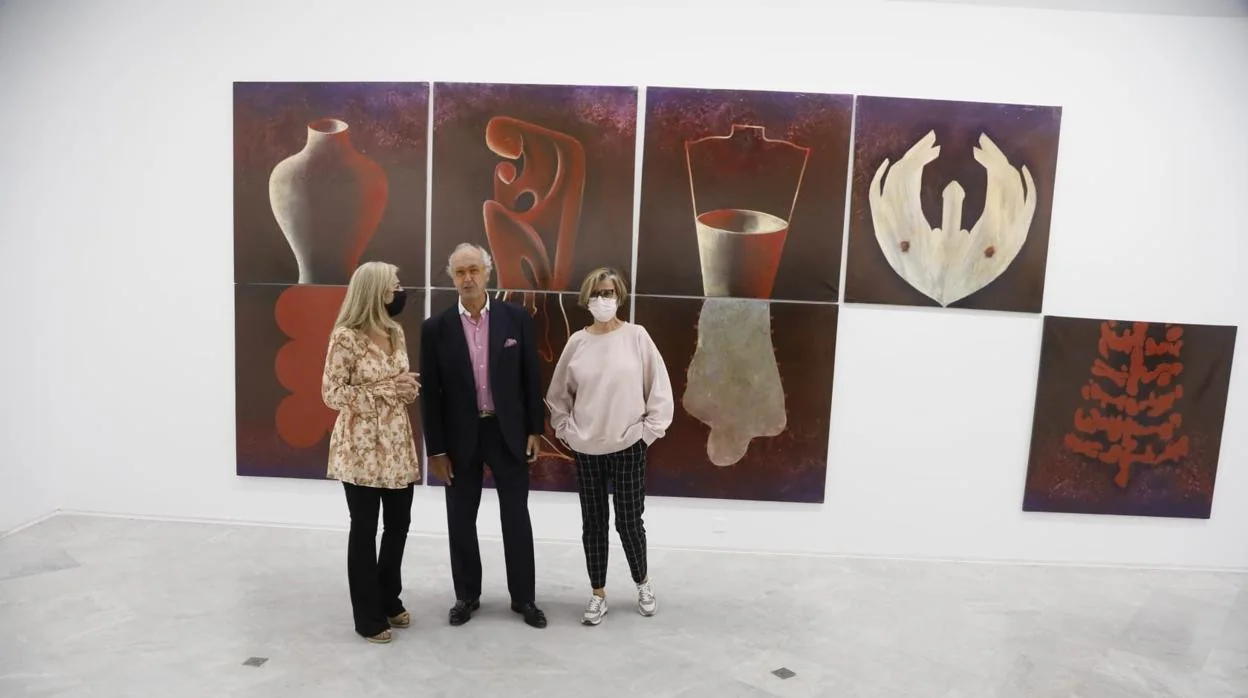 Patricia del Pozo, Pepe Cobo y Laura Revuelta en la sala dedicada a Pepe Espaliú en la exposición