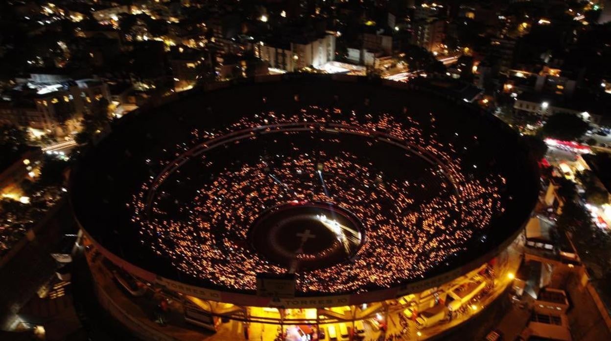 Luces en la oscuridad de la Monumental mexicana