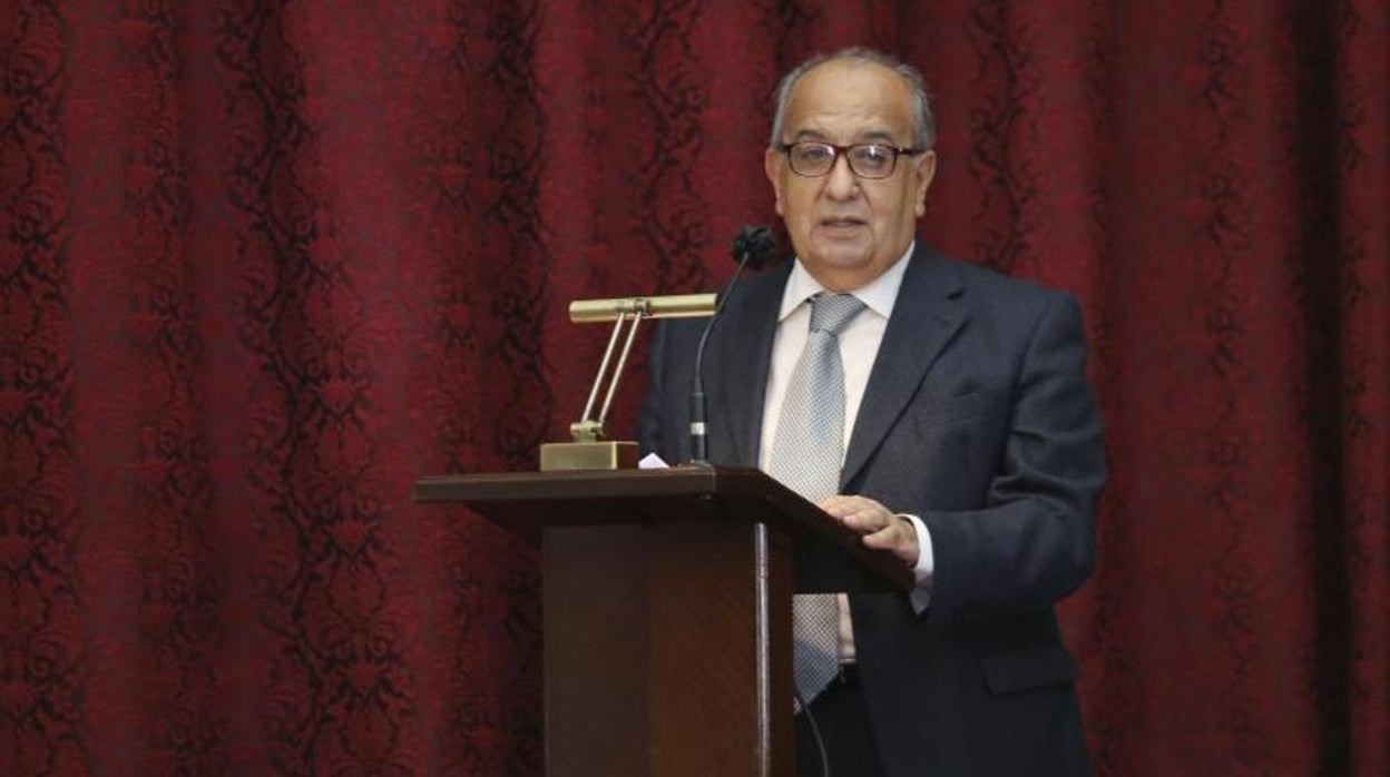 Juan Manuel Suárez Japón, durante su intervención en el congreso dedicado a Antonio el Bailarín