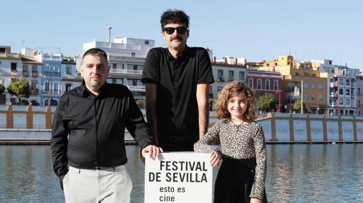 Chema García Ibarra (en el centro), junto a Nacho Fernández y Llum Arques