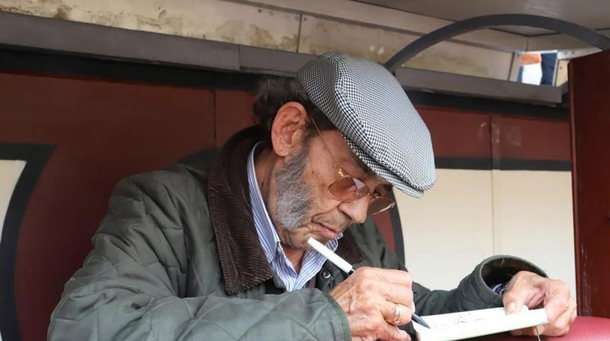 César Palacios, en el burladero de Las Ventas