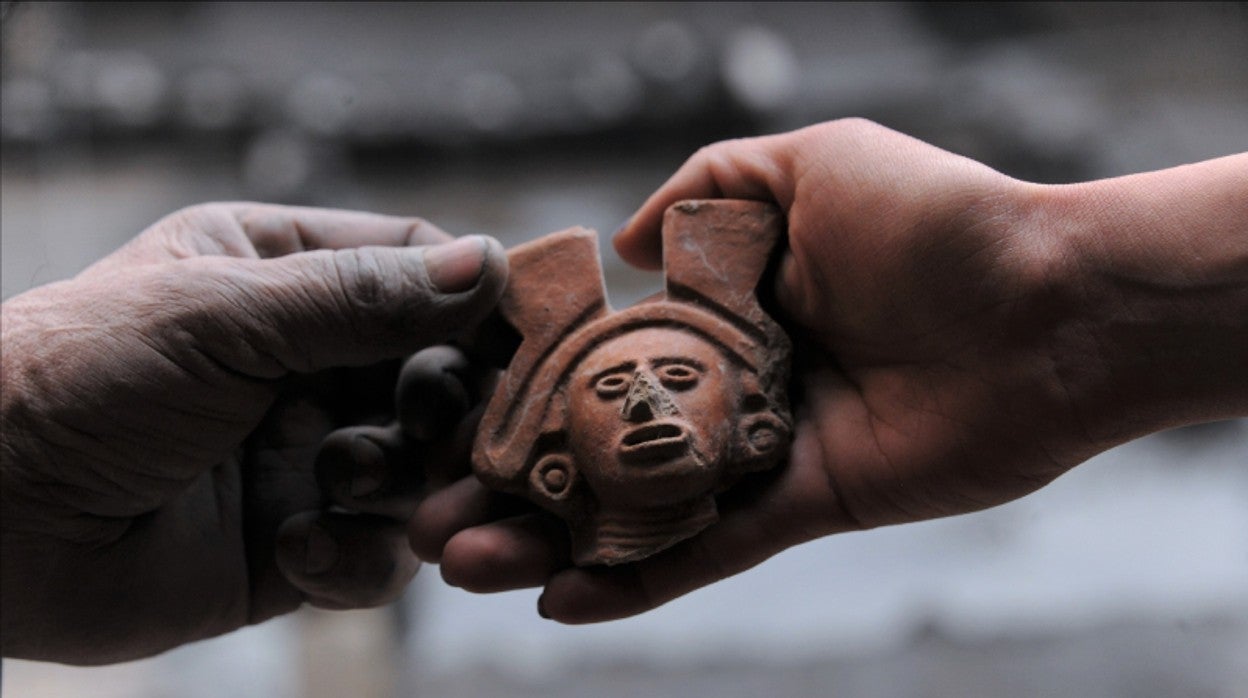 Una figura hallada en la ofrenda