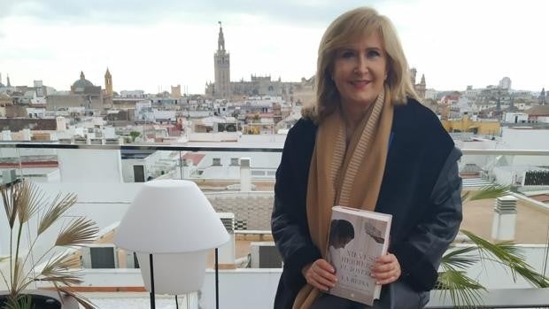 Nieves Herrero: «La Reina Victoria Eugenia ha sido injustamente olvidada»