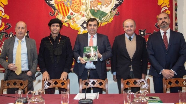 Presentan en la Real Maestranza de Sevilla un proyecto de renovación de los utensilios taurinos