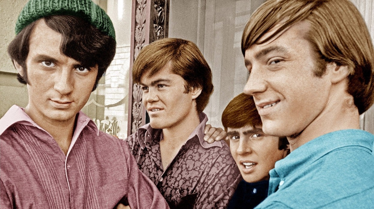 Michael Nesmith (izquierda), junto a los Monkees