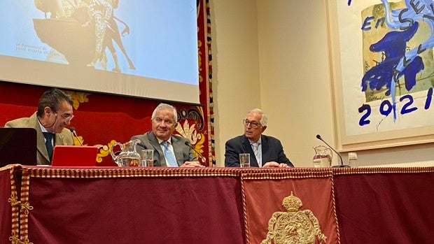 El Aula Taurina de Sevilla recuerda las bodas de oro de José Luis Galloso como torero