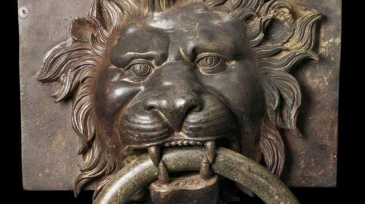 'Cabeza de la viga de bronce'. Detalle. El Museo de las Naves Romanas acoge desde este viernes esta pieza del barco de Calígula, que estaba en el Museo Nacional Romano