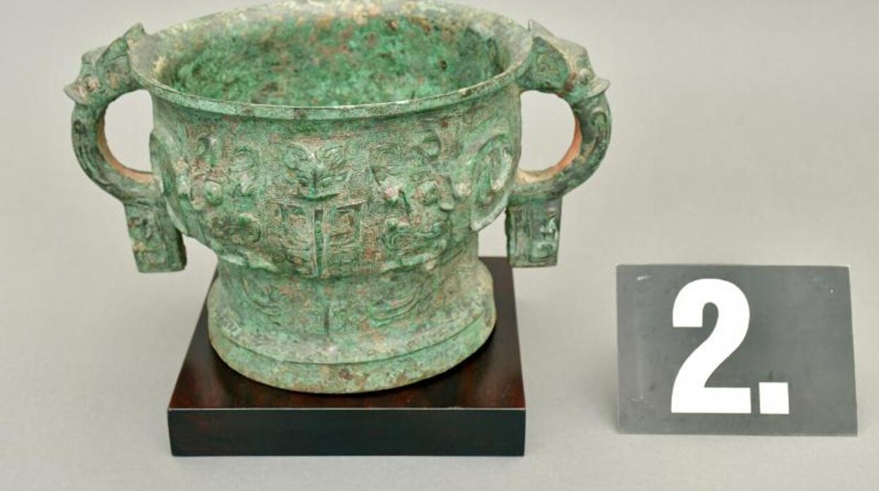Vasija china de bronce del siglo XI antes de Cristo y un valor estimado en 80.000 euros que también se encontraba en el botín