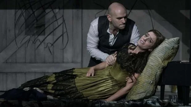 El Teatro Real cancela la función de 'La Bohème' de este domingo por casos de Covid en el reparto