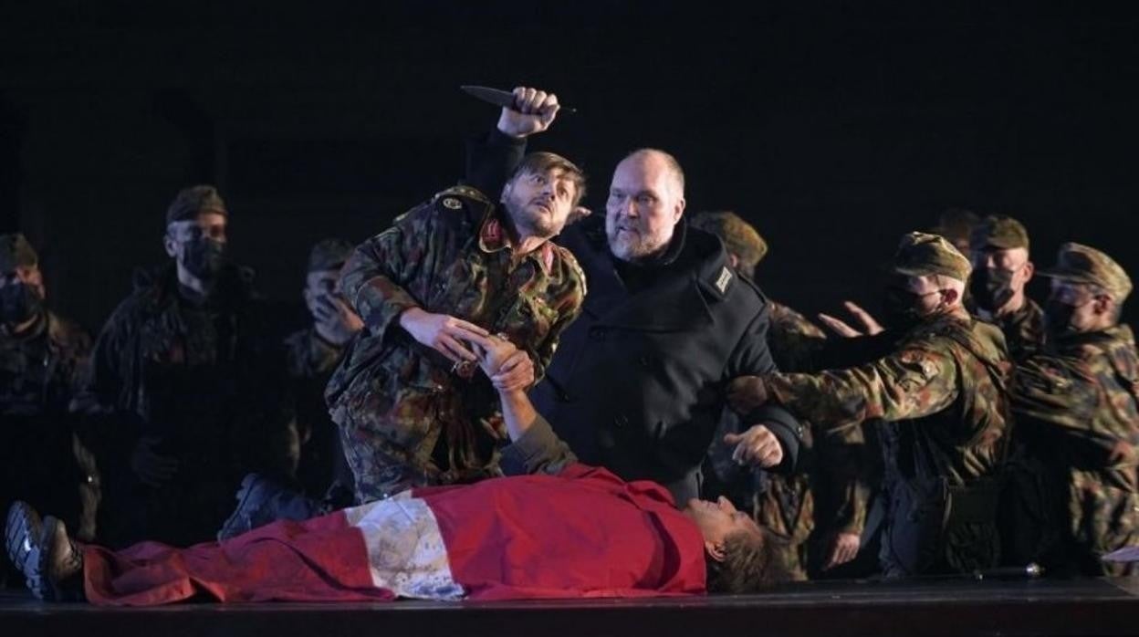 Uno de los momentos de ‘El ocaso de los dioses’ en el Teatro Real de Madrid