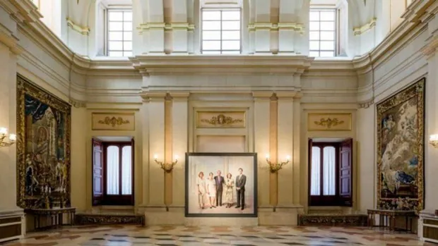 El cuadro 'La familia de Juan Carlos I' de Antonio López no ha salido del Salón de Alabarderos del Palacio Real