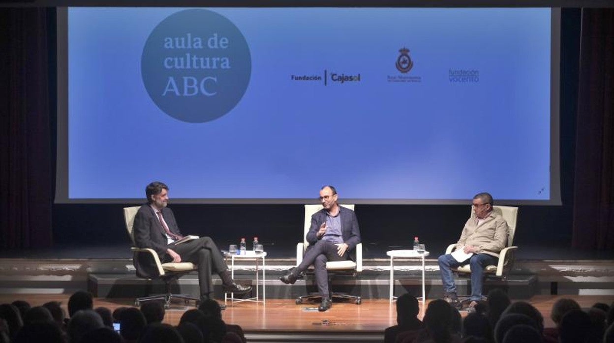 Javier Rubio, Rafael Santandreu y Franciso Robles este miércoles en el Teatro Cajasol