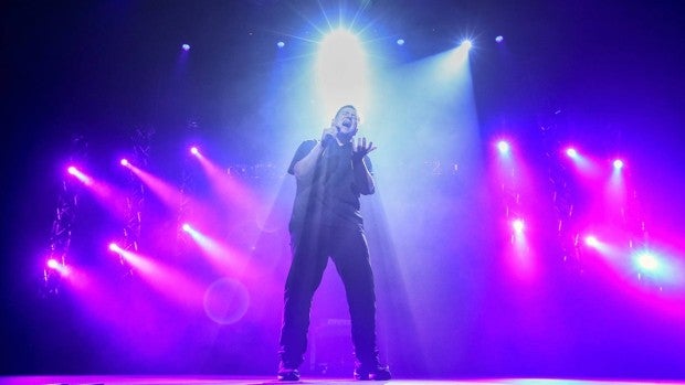 Carlos Latre: «A Ayuso y Casado les pondría la música de Pimpinela»