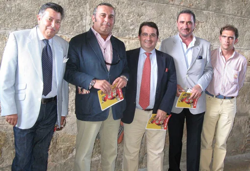 A la derecha de la imagen, junto a Enrique Miguel Rodríguez, José Laguillo, Antonio Sánchez Fariñas y Carlos Herrera