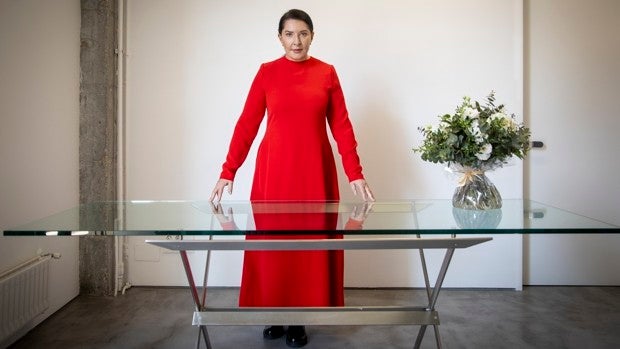 Marina Abramovic: «Es básico entender los límites del cuerpo, pero nunca cruzarlos»