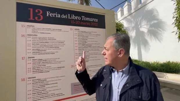 Sanz impulsará la Feria del Libro de Sevilla para que sea un referente en España