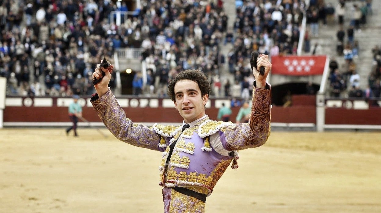 Víctor Hernández, con las dos orejas