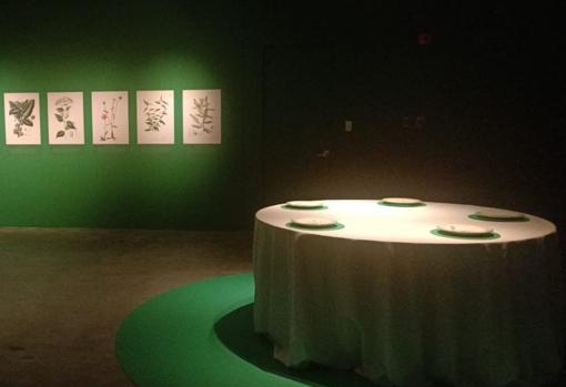 Detalle del montaje de la exposición de Muntadas en Sevilla