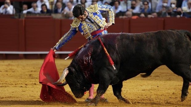 Domingo de Resurrección en Sevilla: Morante vino en calesa, luciendo arte