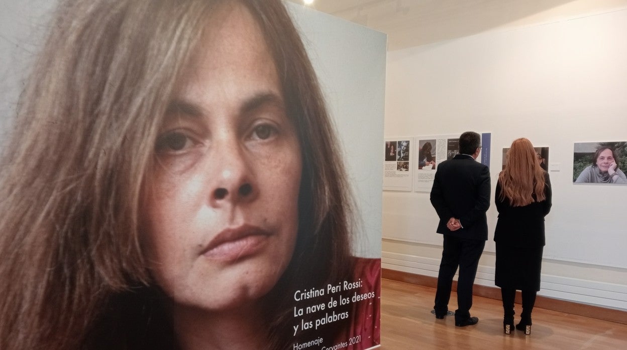 Vista general de la exposición en homenaje a la escritora hispano-uruguaya Cristina Peri Rossi, ganadora del Premio Cervantes 2021, en la Universidad de Alcalá