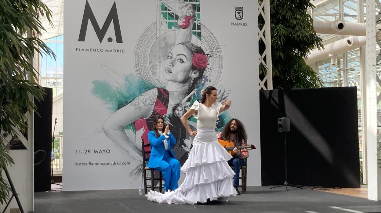 María Mezcle, Joni Jiménez y Lucía La Piñona