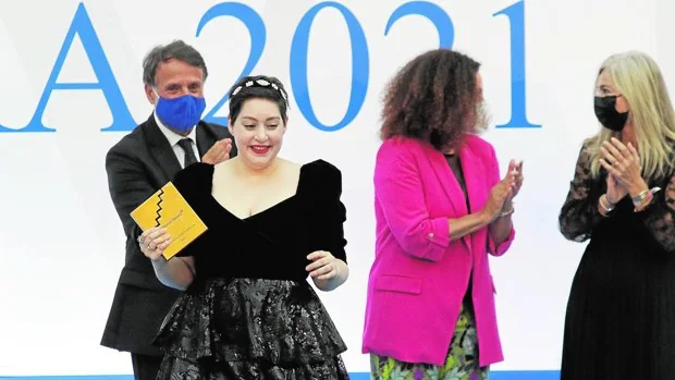 Diez finalistas de entre 365 novelas presentadas se disputan el Premio Fernando Lara