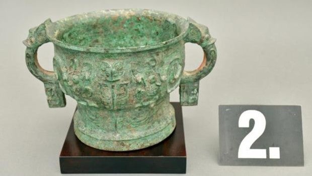 Vasija china de bronce del siglo XI antes de Cristo y un valor estimado en 80.000 euros que se encontraba en el botín