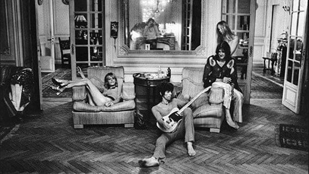 Sexo, drogas y exilio en Villa Nellcôte: el camino del exceso de los Rolling Stones más salvajes