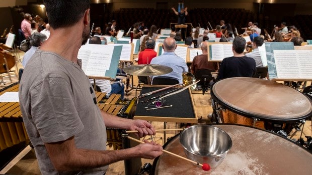 Concierto para latas de conserva, botellas y orquesta, a cargo de la ONE