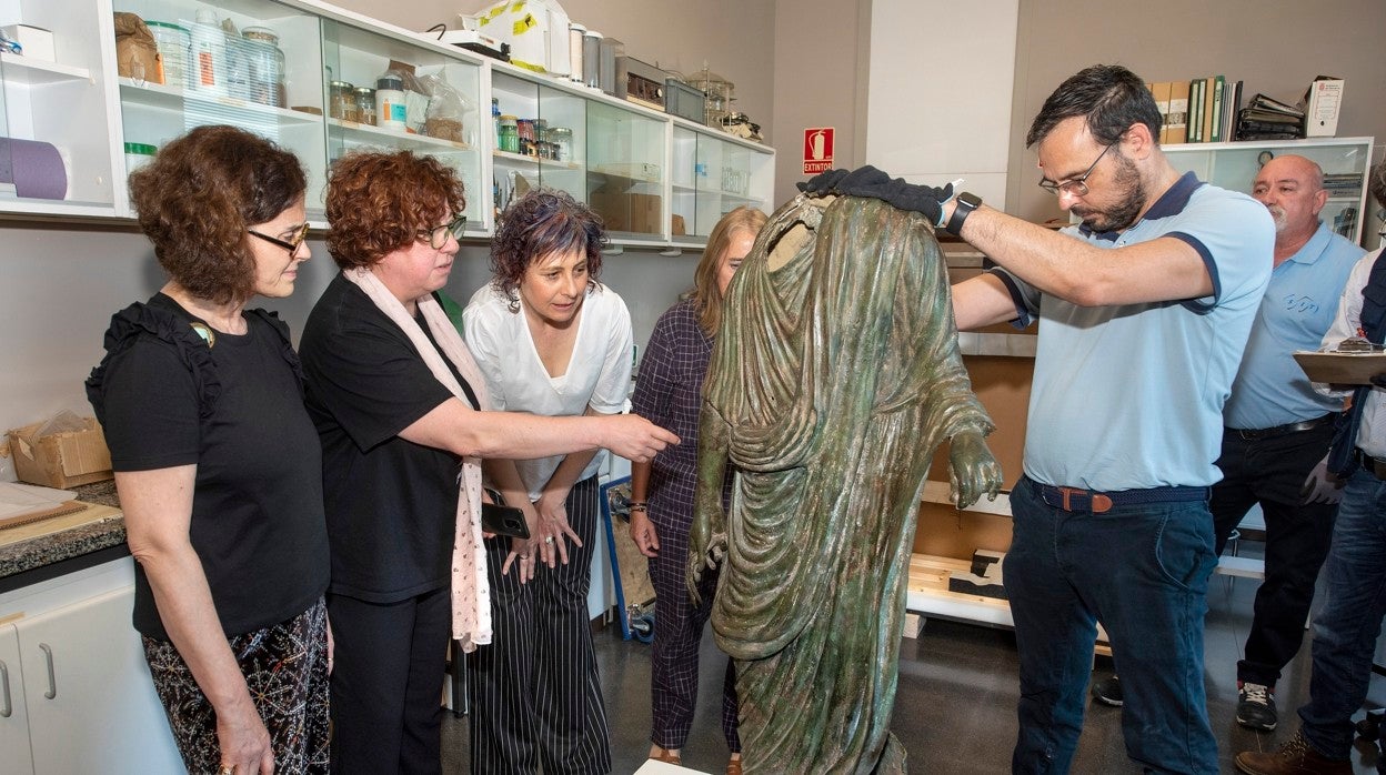 Llegada del Togado de Pompelo a dependencias del Museo de Navarra