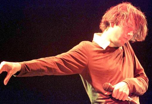 Pulp actuaron en 2001