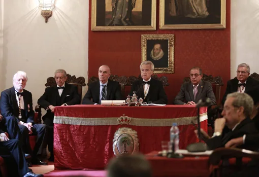 Braulio Medel, Antonio Muñoz, Pablo Gutiérrez-Alviz, Miguel Ángel Castro y Antonio Narbona, e la presidencia del acto