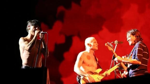 Sevilla vibra con el potente directo de los Red Hot Chili Peppers