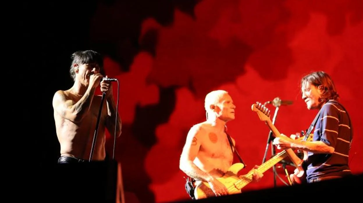 Los Red Hot Chili Peppers actuaron anoche en Sevilla