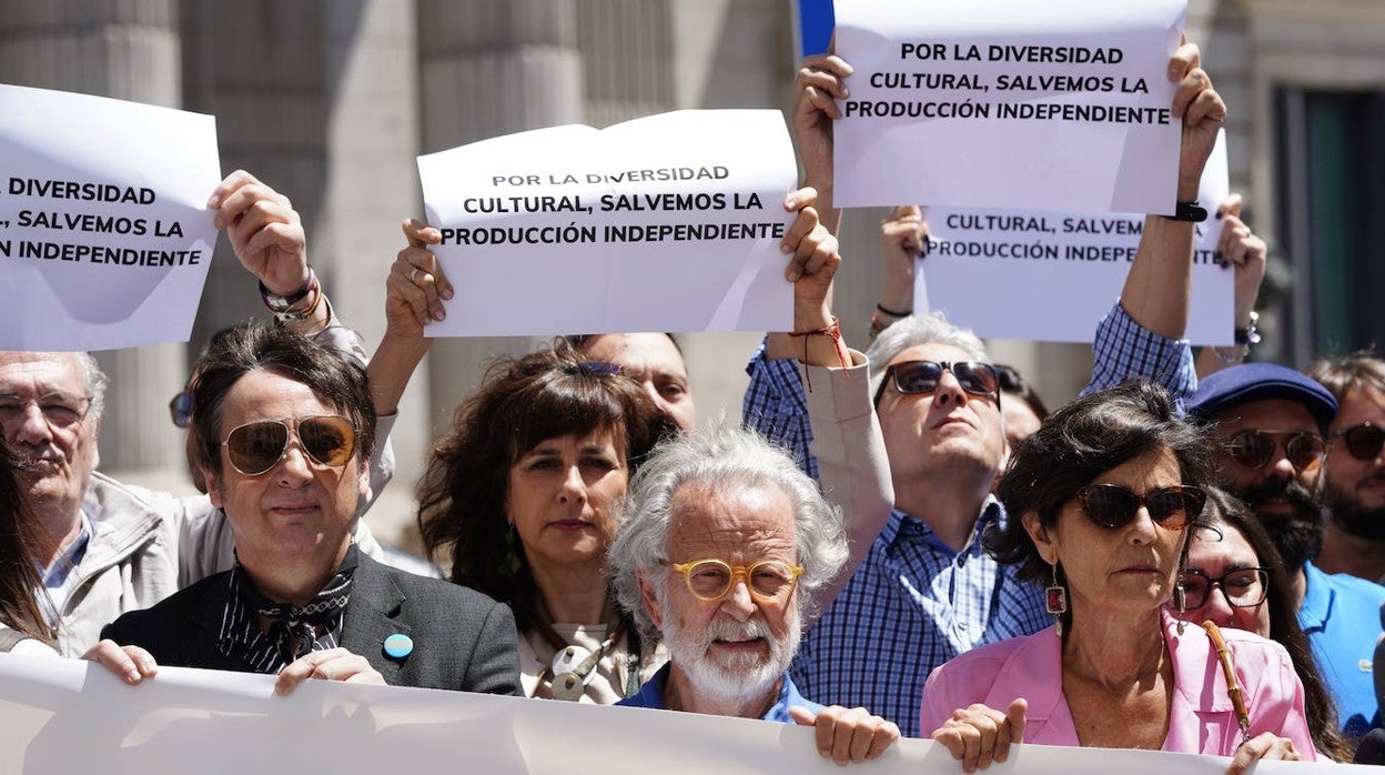 Manifestación del cine independiente frente al Congreso