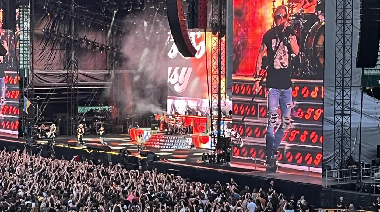 Los Guns N’ Roses hicieron vibrar al público del estadio Benito Villamarín