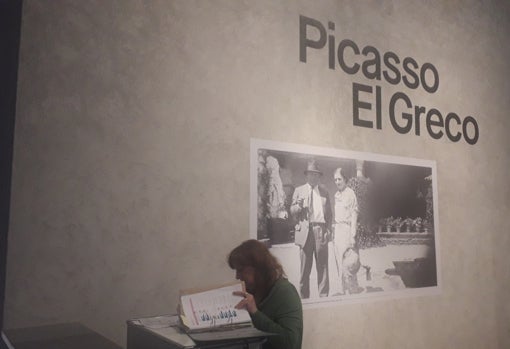 Arranca la exposición con una fotografía de Picasso y su primera esposa, la bailarina rusa Olga Khokhlova, visitando la casa de El Greco en Toledo en agosto de 1934- ABC