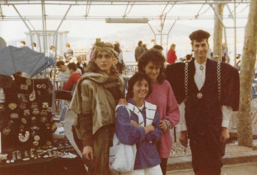 Locomía en su puesto de moda