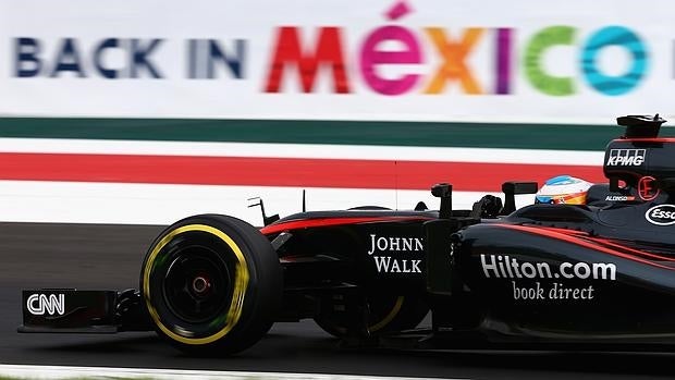 Alonso no da ni una sola vuelta en el Gran Premio de México