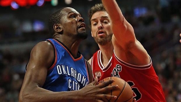 Ibaka y Pau, duelo de titanes