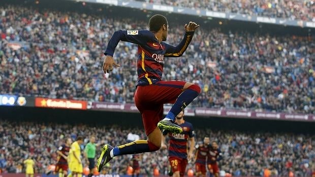 Dos genialidades salvan al Barça