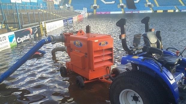 El estadio del Carlisle, inundado