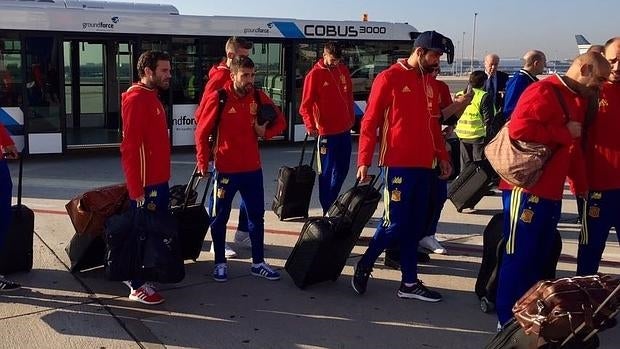 La selección, a su llegada a Bruselas