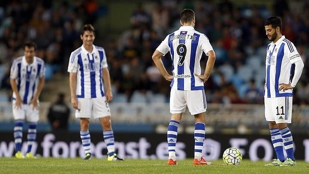 La Real sorprende al Sevilla