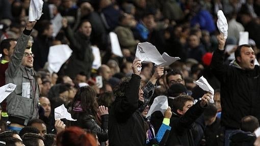 El público del Bernabéu mostró su enfado