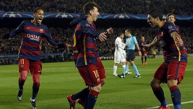 Messi, Neymar y Luis Suárez, tras un gol del Barcelona