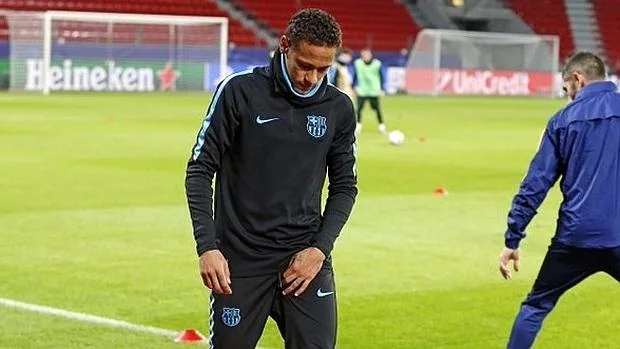 Neymar se lesiona en el entrenamiento del Barça